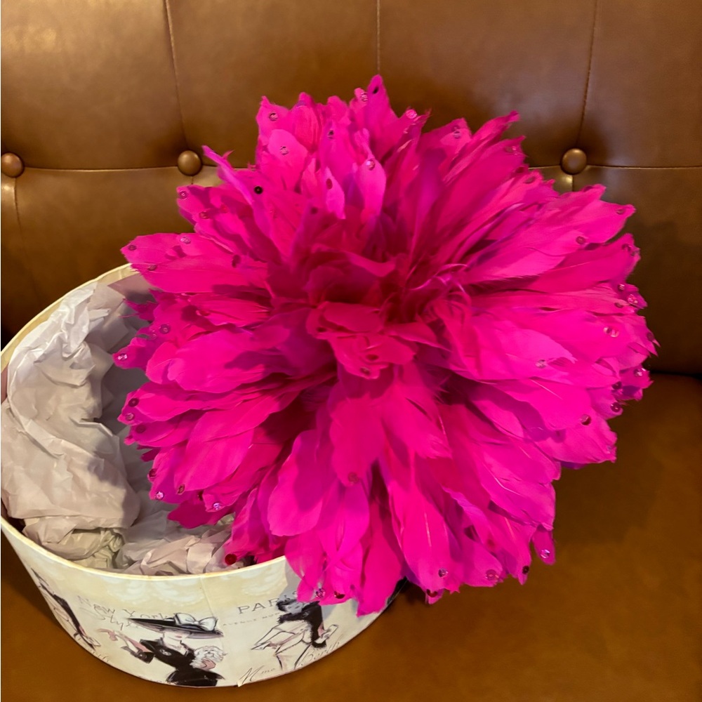 KY Derby Fascinator, headpiece. Great for derby or horse racing!